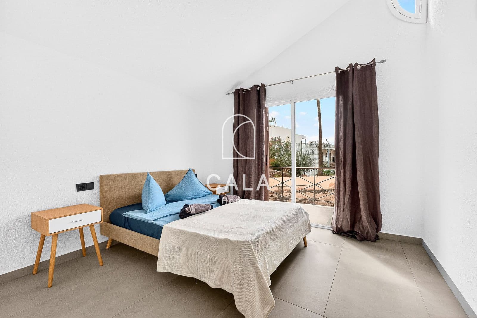 2 soveværelse Byhus til salg i Playa de las Americas med swimmingpool - € 320.000 (Ref: 9730844)