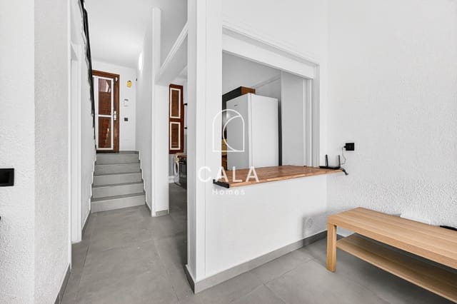 2 soverom Hus til salgs i Playa de las Americas, Arona med svømmebasseng - € 320 000 (Ref: 9730844)