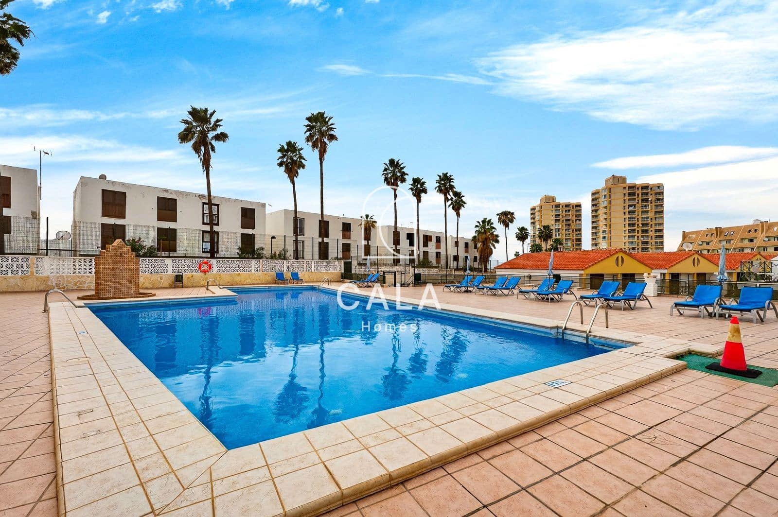 2 soveværelse Byhus til salg i Playa de las Americas med swimmingpool - € 320.000 (Ref: 9730844)