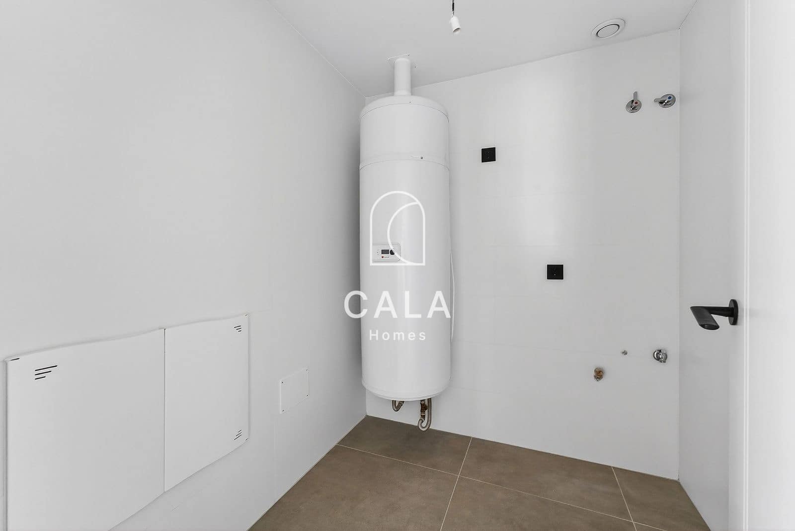 3 bedroom Flat for sale in El Medano with pool garage - € 590,000 (Ref: 9734064)