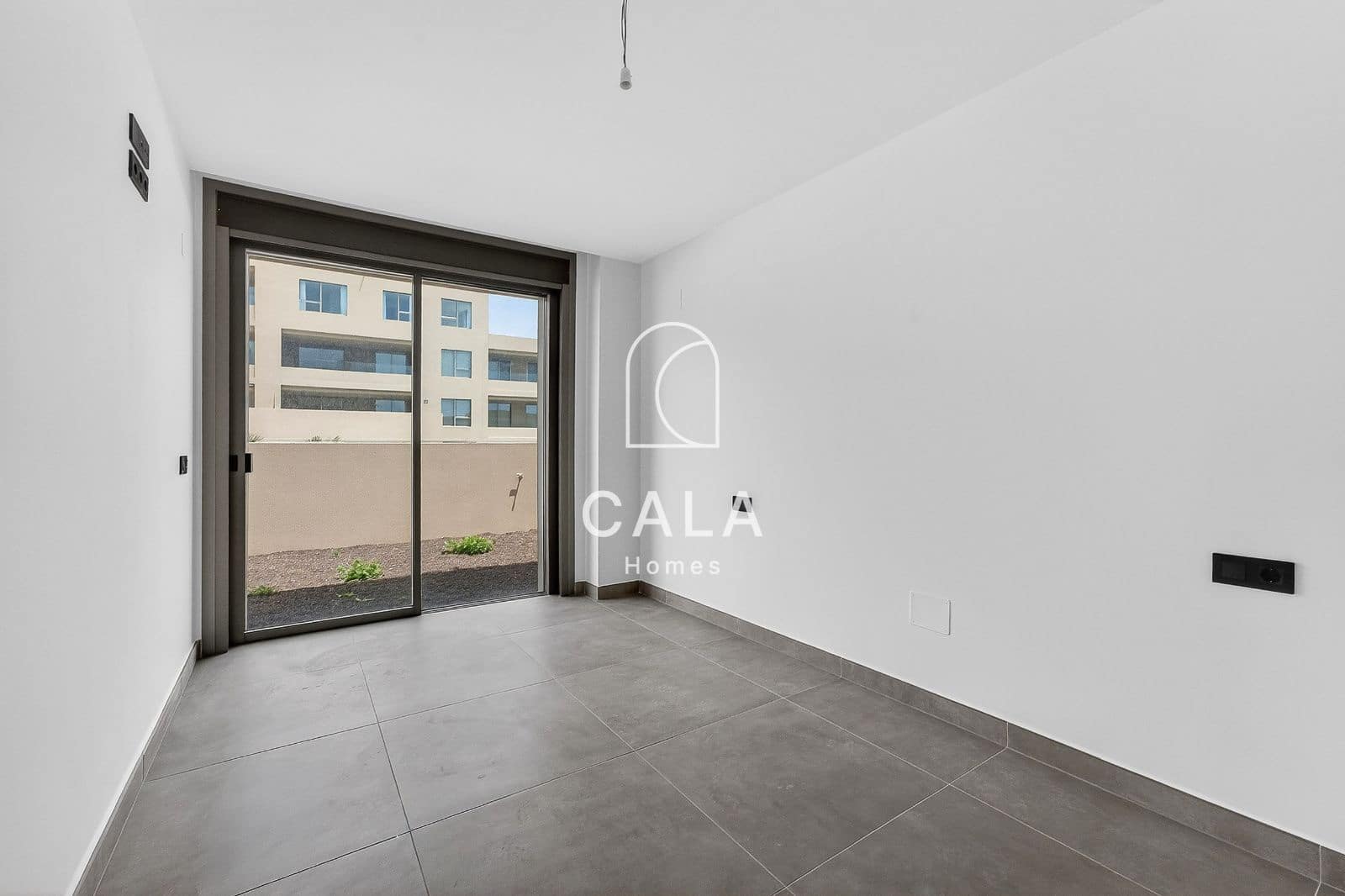 3 bedroom Flat for sale in El Medano with pool garage - € 590,000 (Ref: 9734064)
