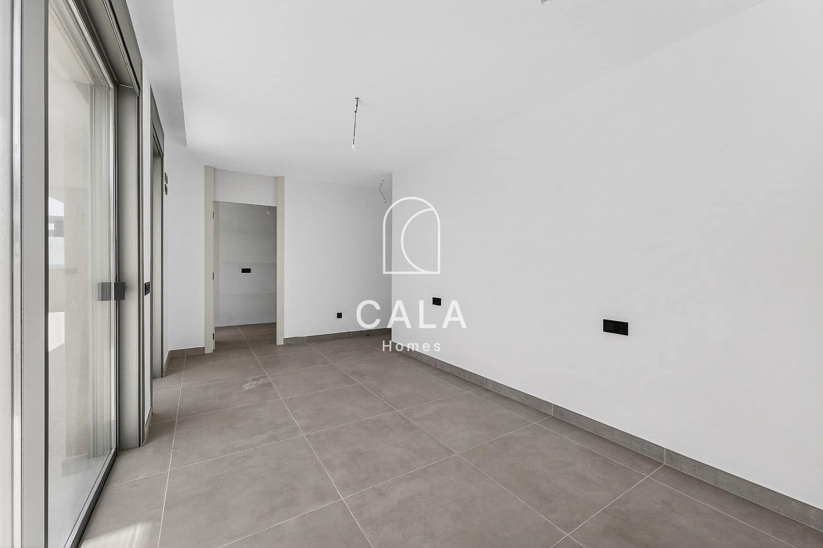 3 bedroom Flat for sale in El Medano with pool garage - € 590,000 (Ref: 9734064)