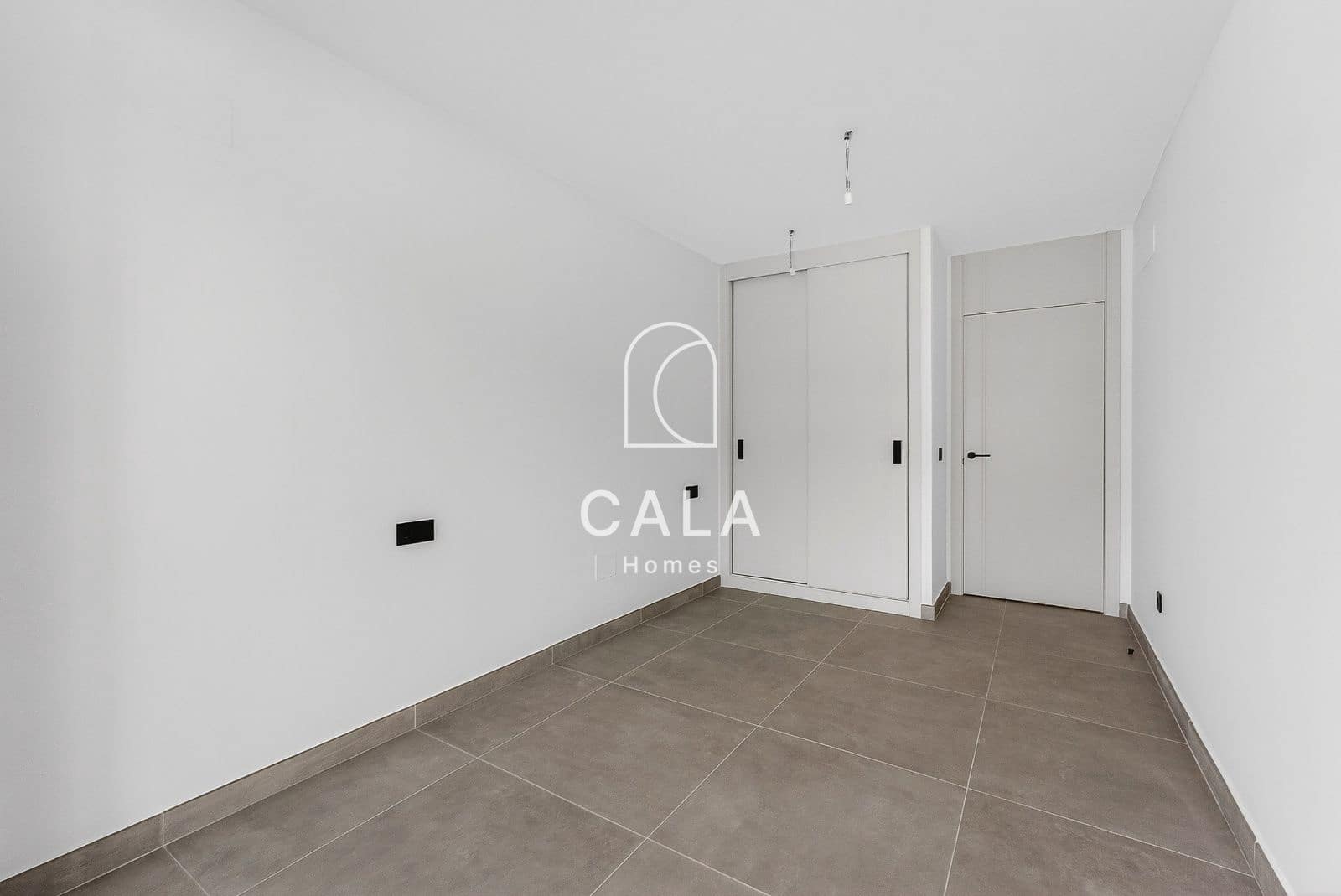 3 bedroom Flat for sale in El Medano with pool garage - € 590,000 (Ref: 9734064)