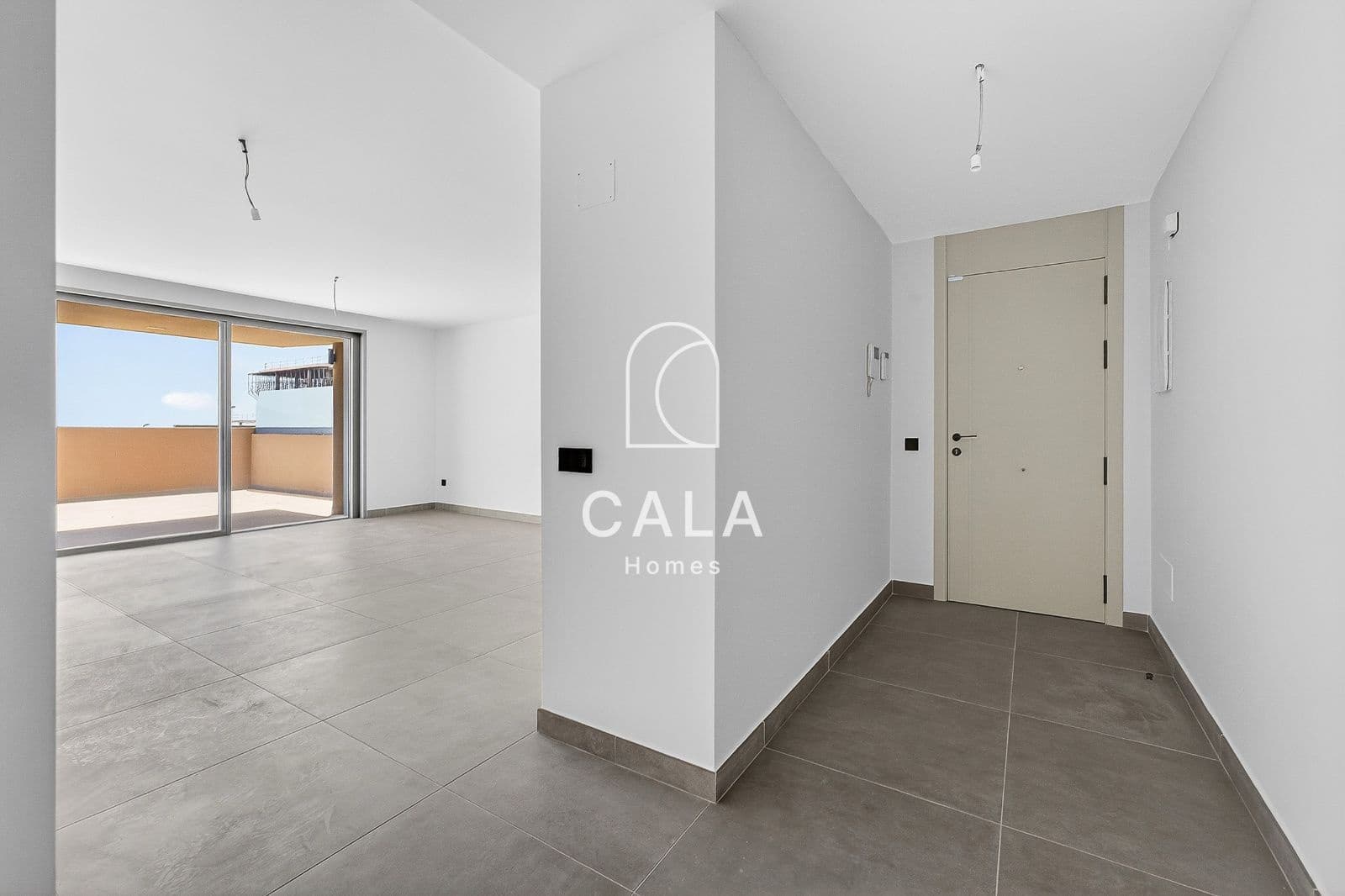 3 bedroom Flat for sale in El Medano with pool garage - € 590,000 (Ref: 9734064)