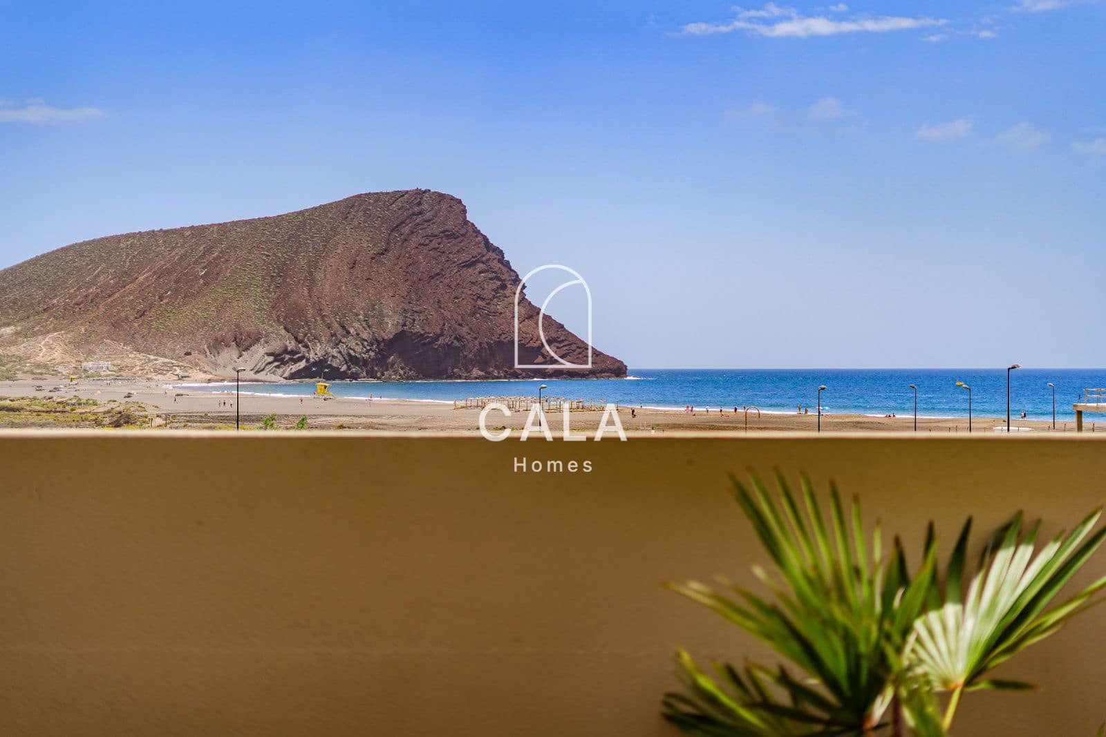 3 bedroom Flat for sale in El Medano with pool garage - € 590,000 (Ref: 9734064)