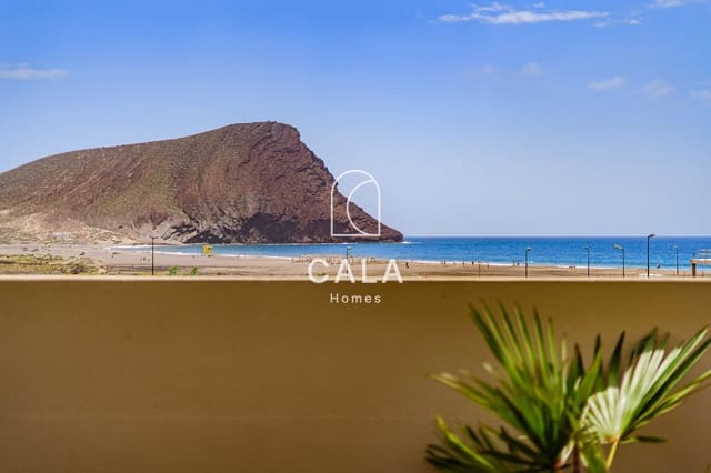 3 quarto Apartamento para venda em El Medano, Granadilla de Abona com piscina garagem - 590 000 € (Ref: 9734064)