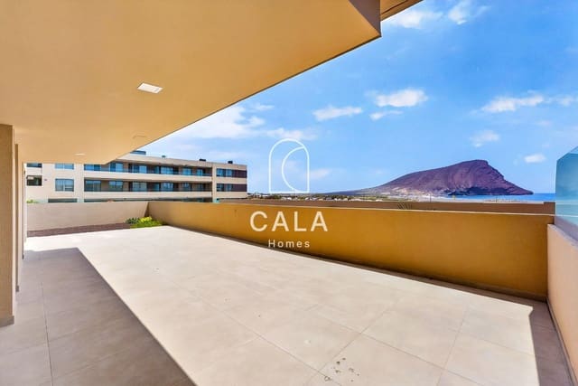 3 quarto Apartamento para venda em El Medano, Granadilla de Abona com piscina garagem - 590 000 € (Ref: 9734064)