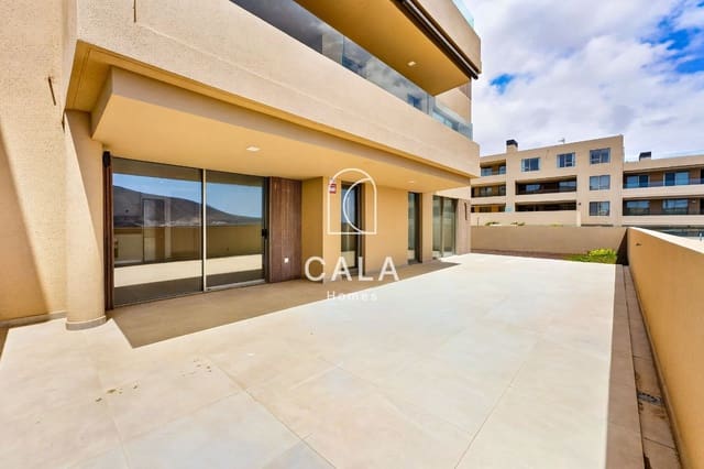 3 quarto Apartamento para venda em El Medano, Granadilla de Abona com piscina garagem - 590 000 € (Ref: 9734064)