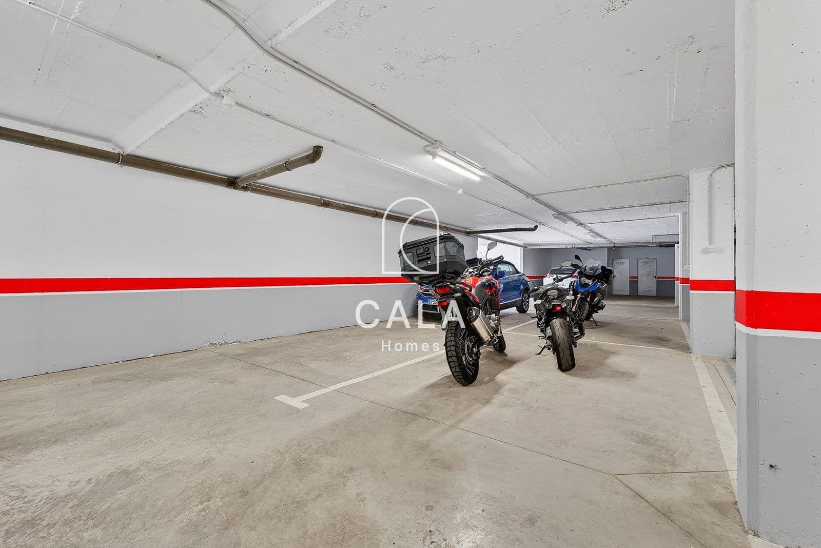 3 bedroom Flat for sale in El Medano with pool garage - € 590,000 (Ref: 9734064)