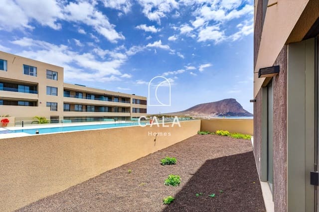 3 quarto Apartamento para venda em El Medano, Granadilla de Abona com piscina garagem - 590 000 € (Ref: 9734064)