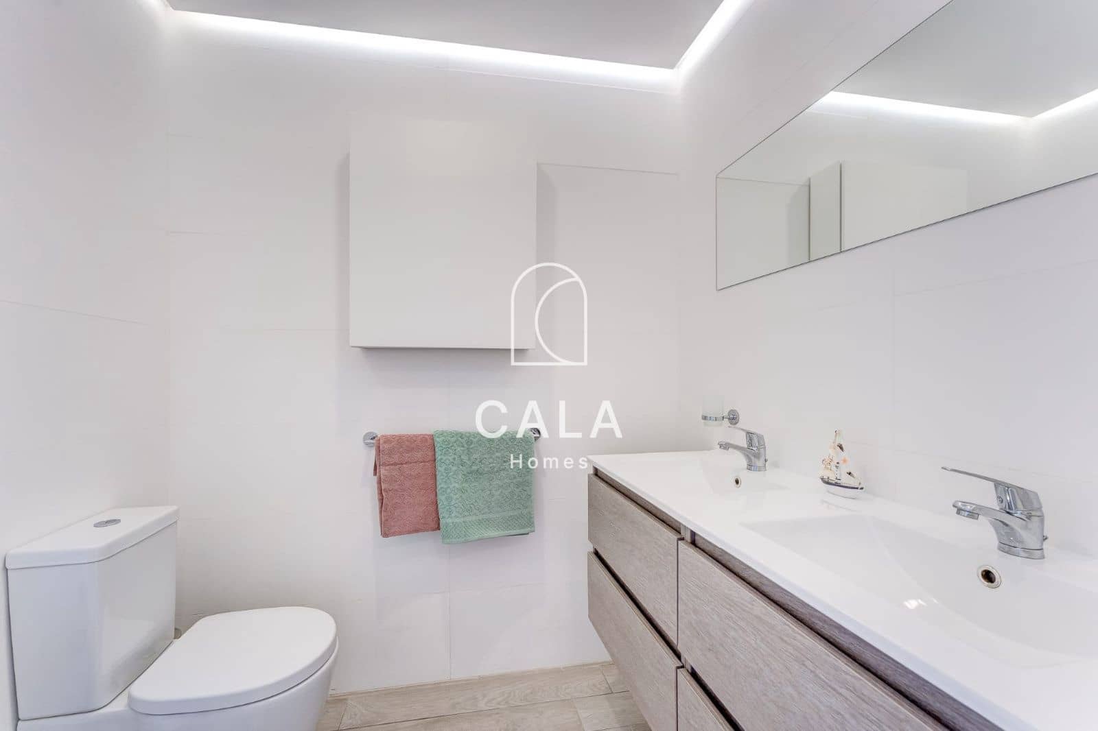 3 bedroom Flat for sale in Playa Paraiso with pool garage - € 660,000 (Ref: 9740596)