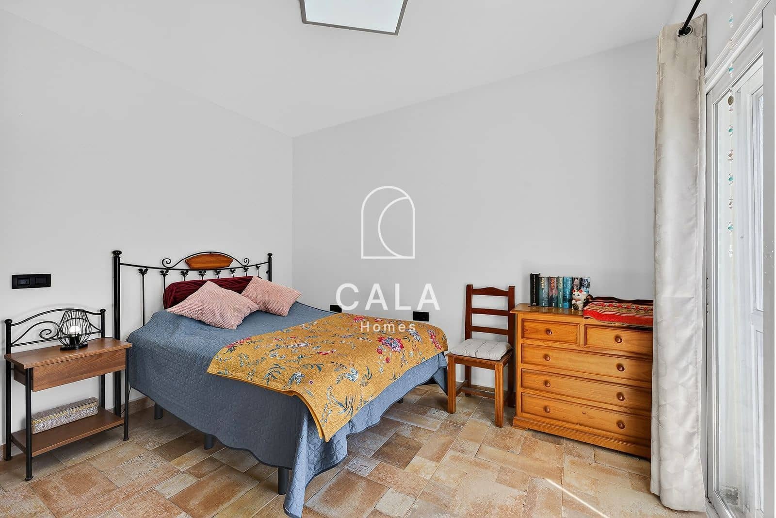 3 bedroom Villa for sale in Guia de Isora with pool garage - € 790,000 (Ref: 9758091)