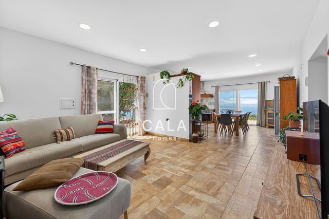 3 sypialnia Willa na sprzedaż w Guía de Isora z basenem garażem - 790 000 € (Ref: 9758091)