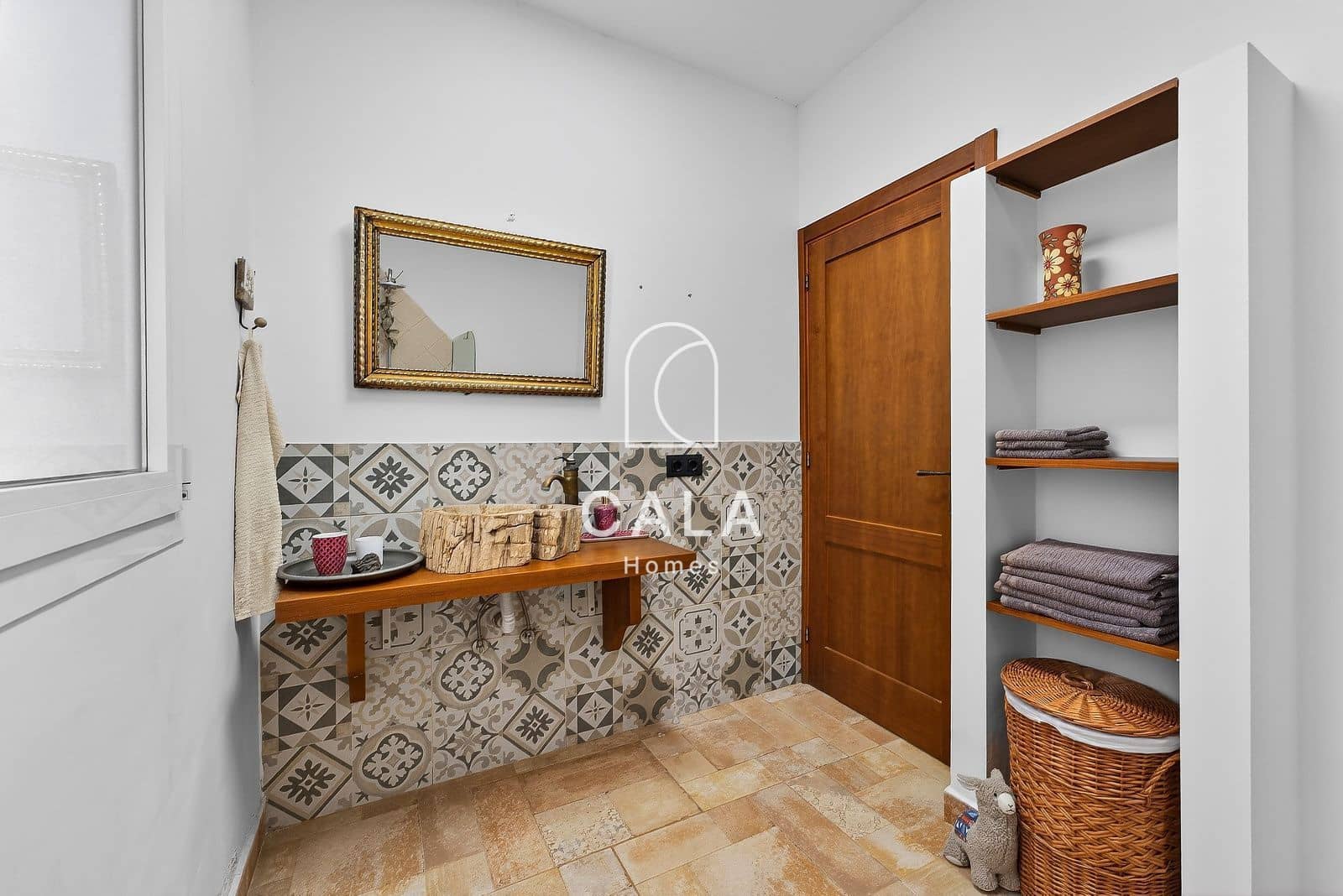 3 bedroom Villa for sale in Guia de Isora with pool garage - € 790,000 (Ref: 9758091)