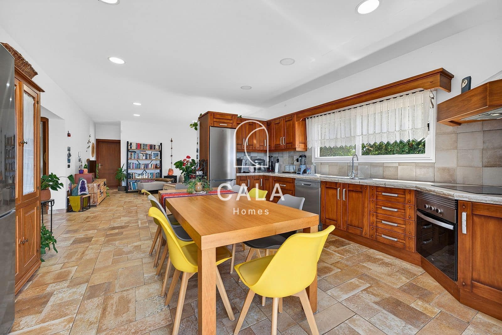 3 bedroom Villa for sale in Guia de Isora with pool garage - € 790,000 (Ref: 9758091)