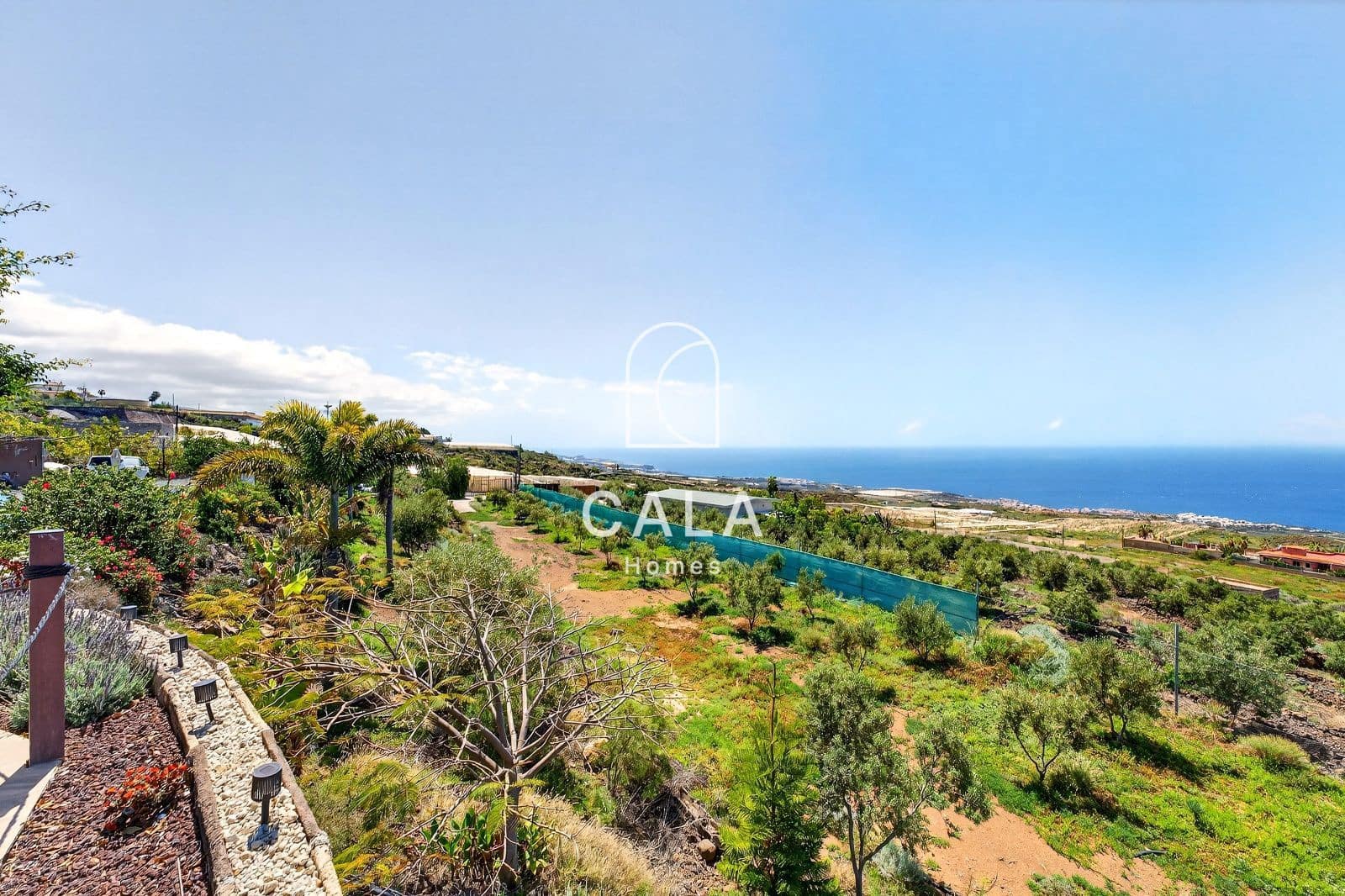 3 bedroom Villa for sale in Guia de Isora with pool garage - € 790,000 (Ref: 9758091)