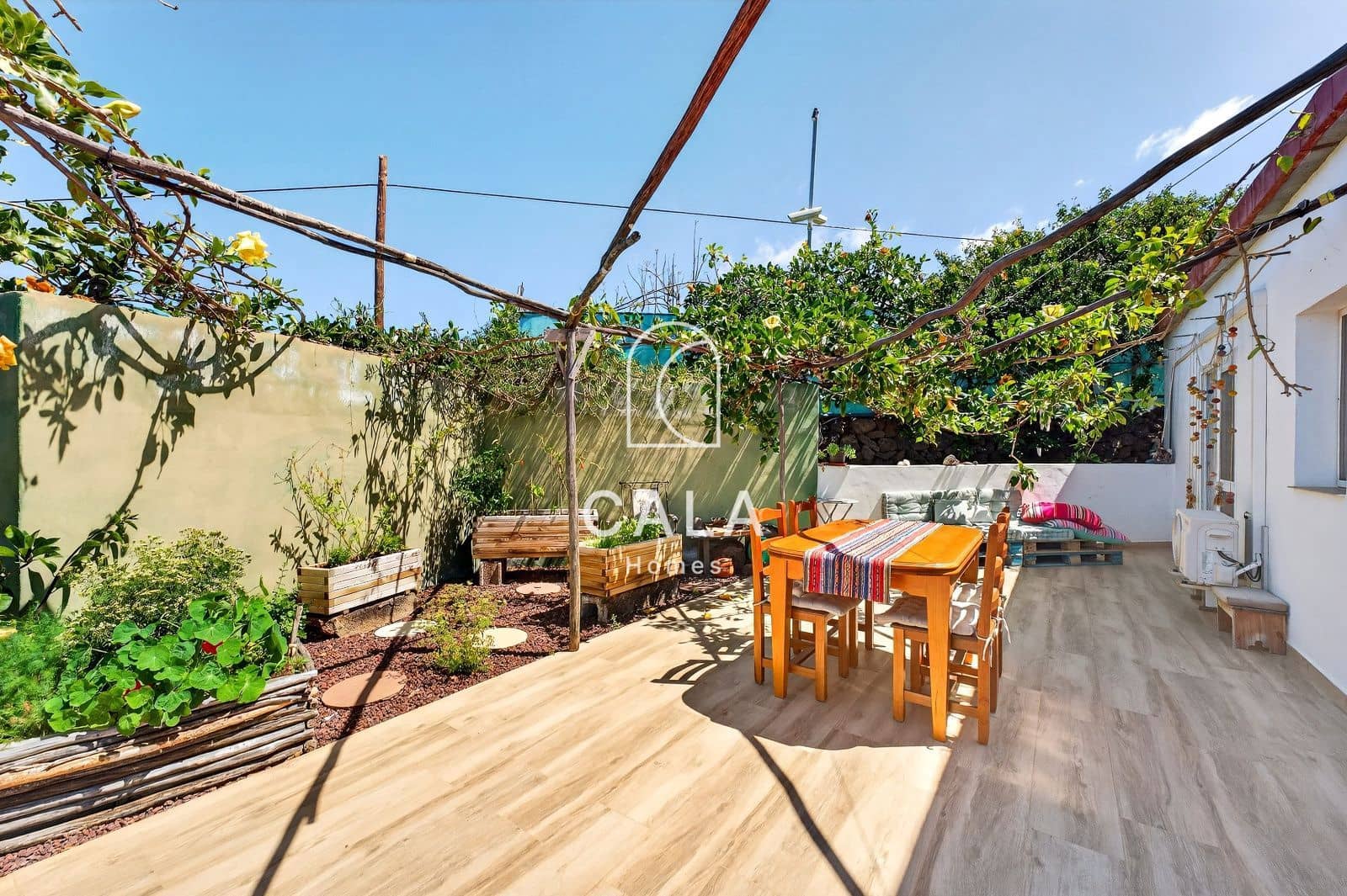 3 bedroom Villa for sale in Guia de Isora with pool garage - € 790,000 (Ref: 9758091)