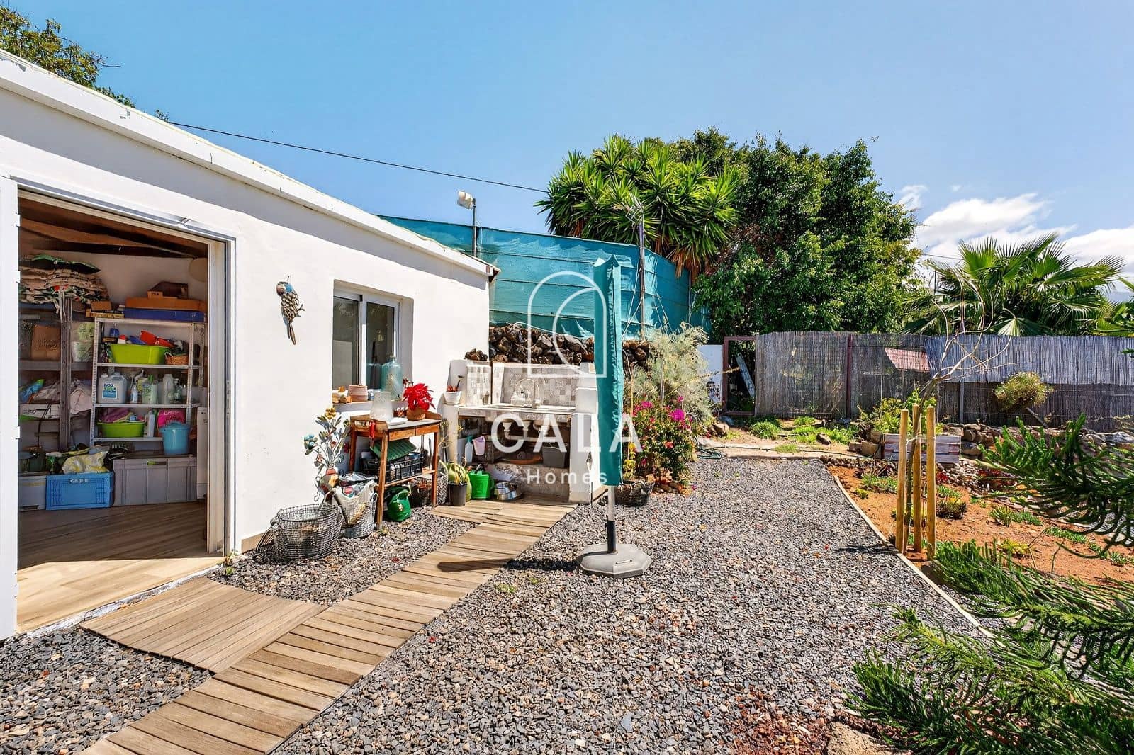 3 bedroom Villa for sale in Guia de Isora with pool garage - € 790,000 (Ref: 9758091)