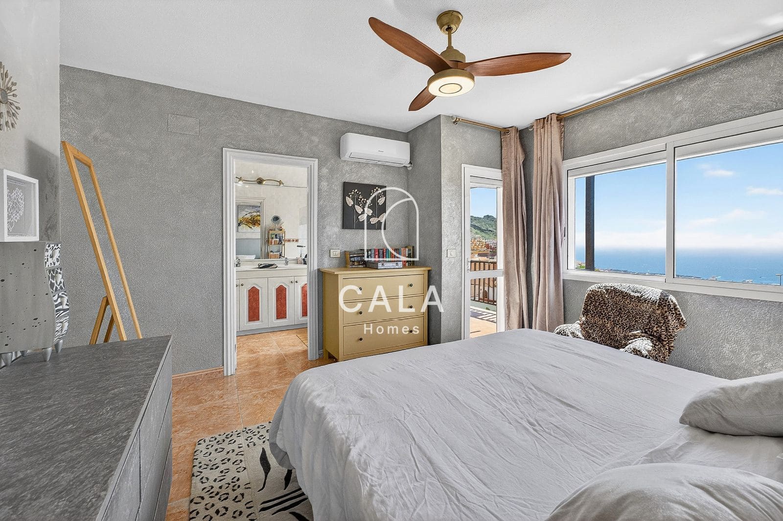 4 makuuhuone Omakotitalo myytävänä paikassa Torviscas mukana uima-altaan 
autotalli - 895 000 € (Ref: 9772034)