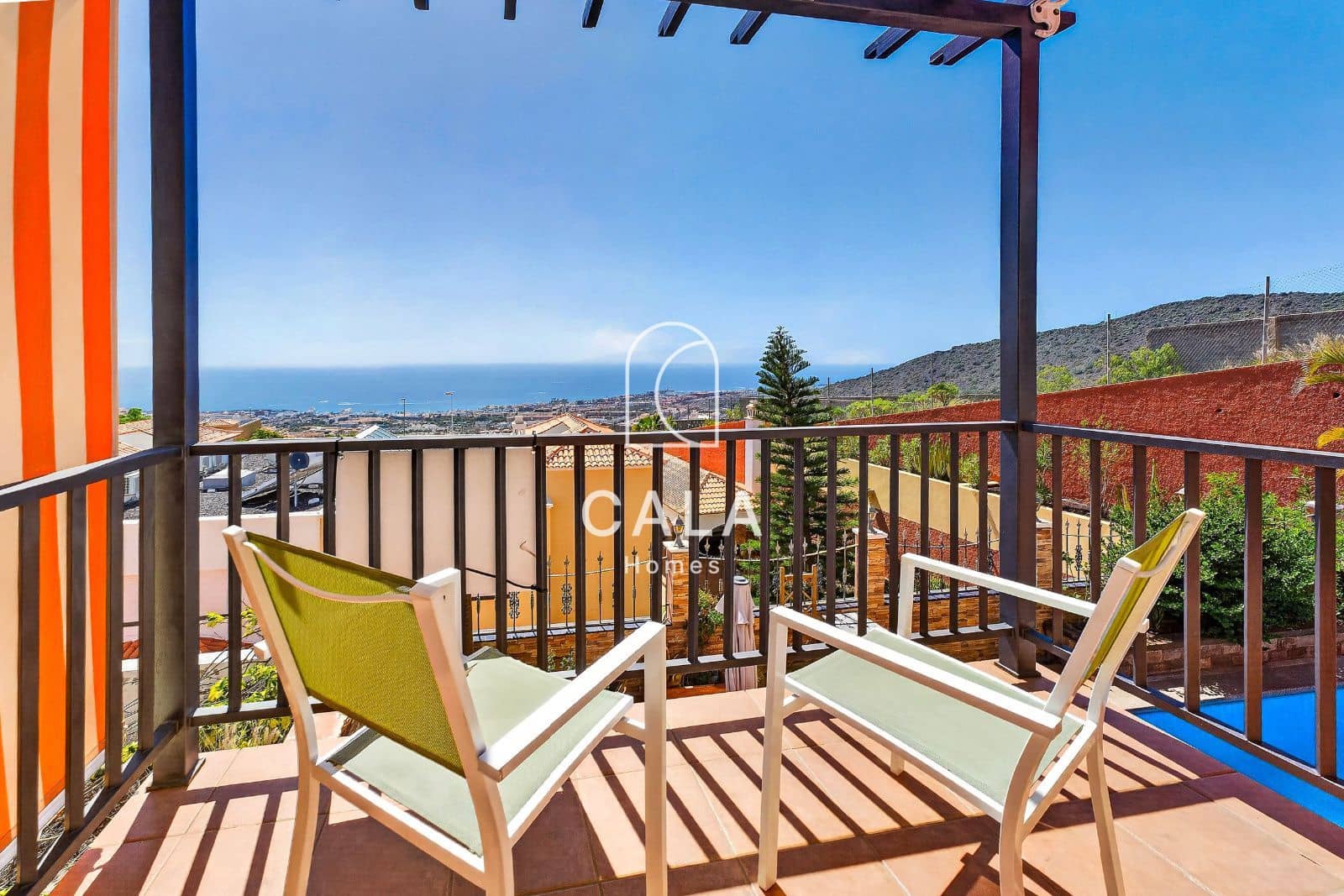 4 makuuhuone Omakotitalo myytävänä paikassa Torviscas mukana uima-altaan 
autotalli - 895 000 € (Ref: 9772034)