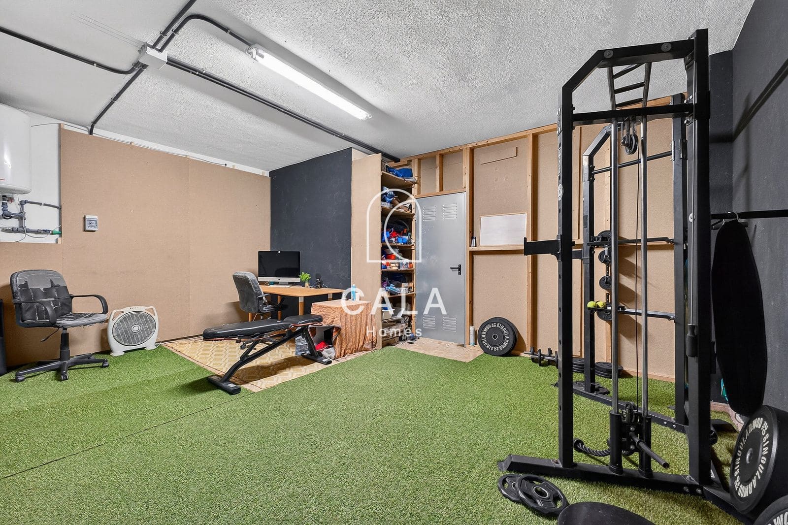 4 makuuhuone Omakotitalo myytävänä paikassa Torviscas mukana uima-altaan 
autotalli - 895 000 € (Ref: 9772034)