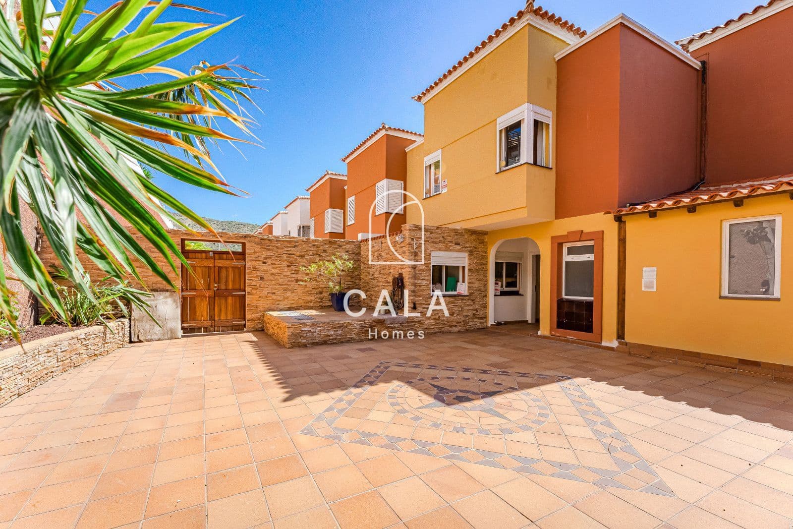 4 makuuhuone Omakotitalo myytävänä paikassa Torviscas mukana uima-altaan 
autotalli - 895 000 € (Ref: 9772034)