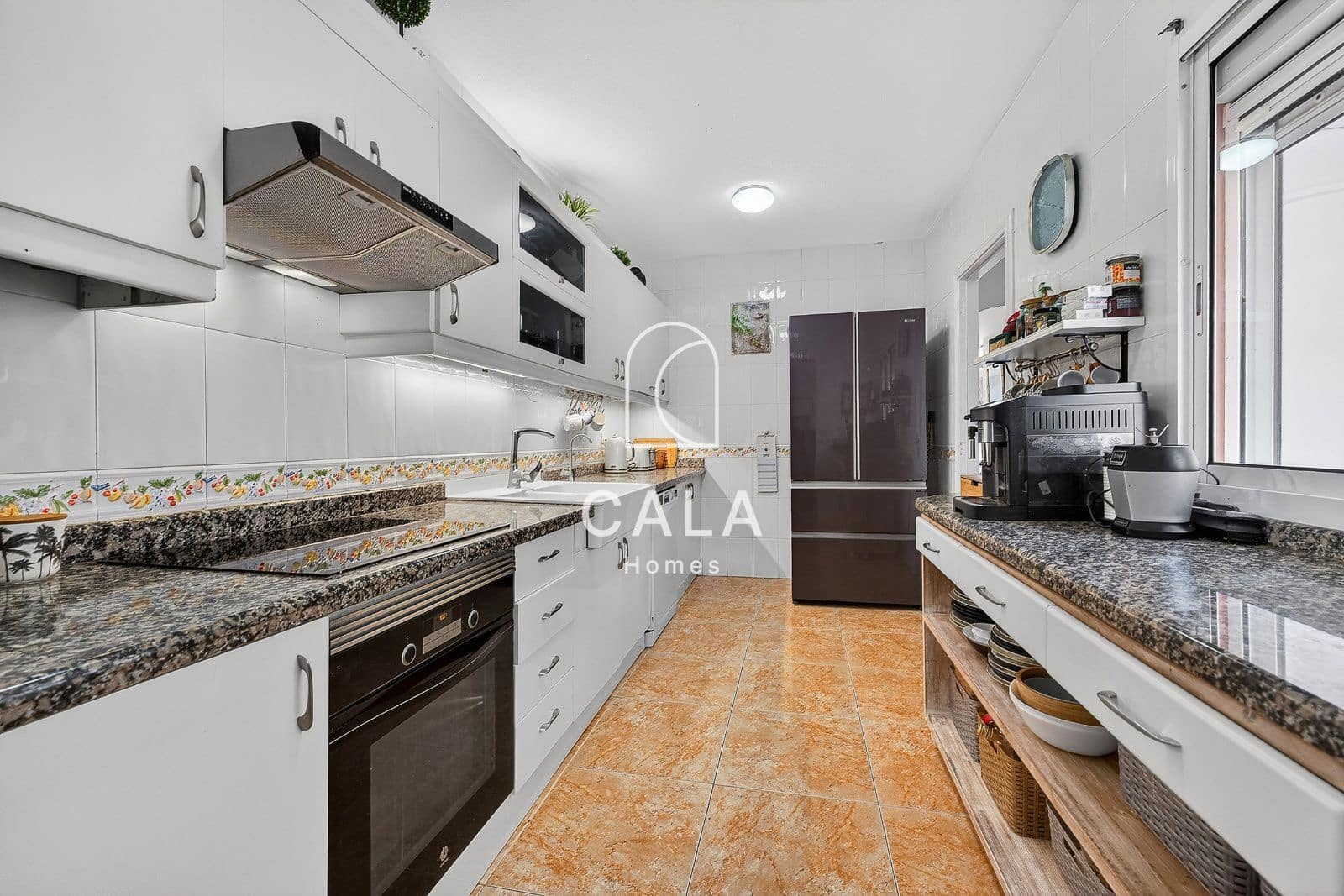 4 makuuhuone Omakotitalo myytävänä paikassa Torviscas mukana uima-altaan 
autotalli - 895 000 € (Ref: 9772034)