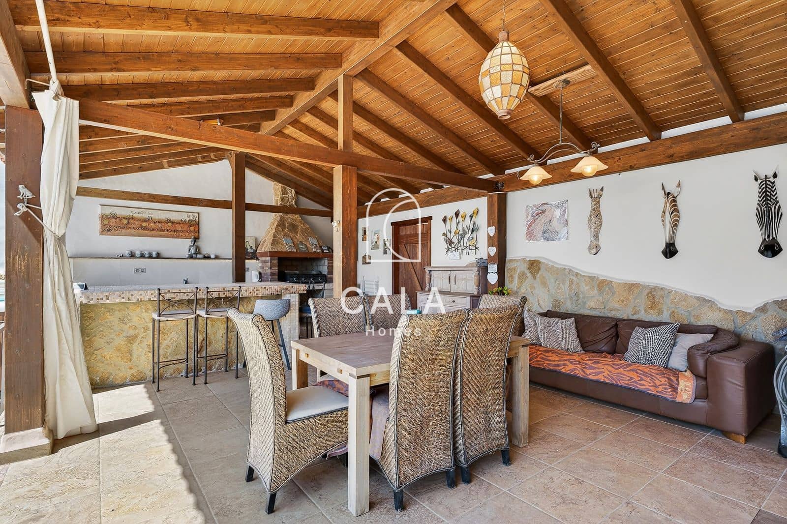 4 makuuhuone Omakotitalo myytävänä paikassa Torviscas mukana uima-altaan 
autotalli - 895 000 € (Ref: 9772034)