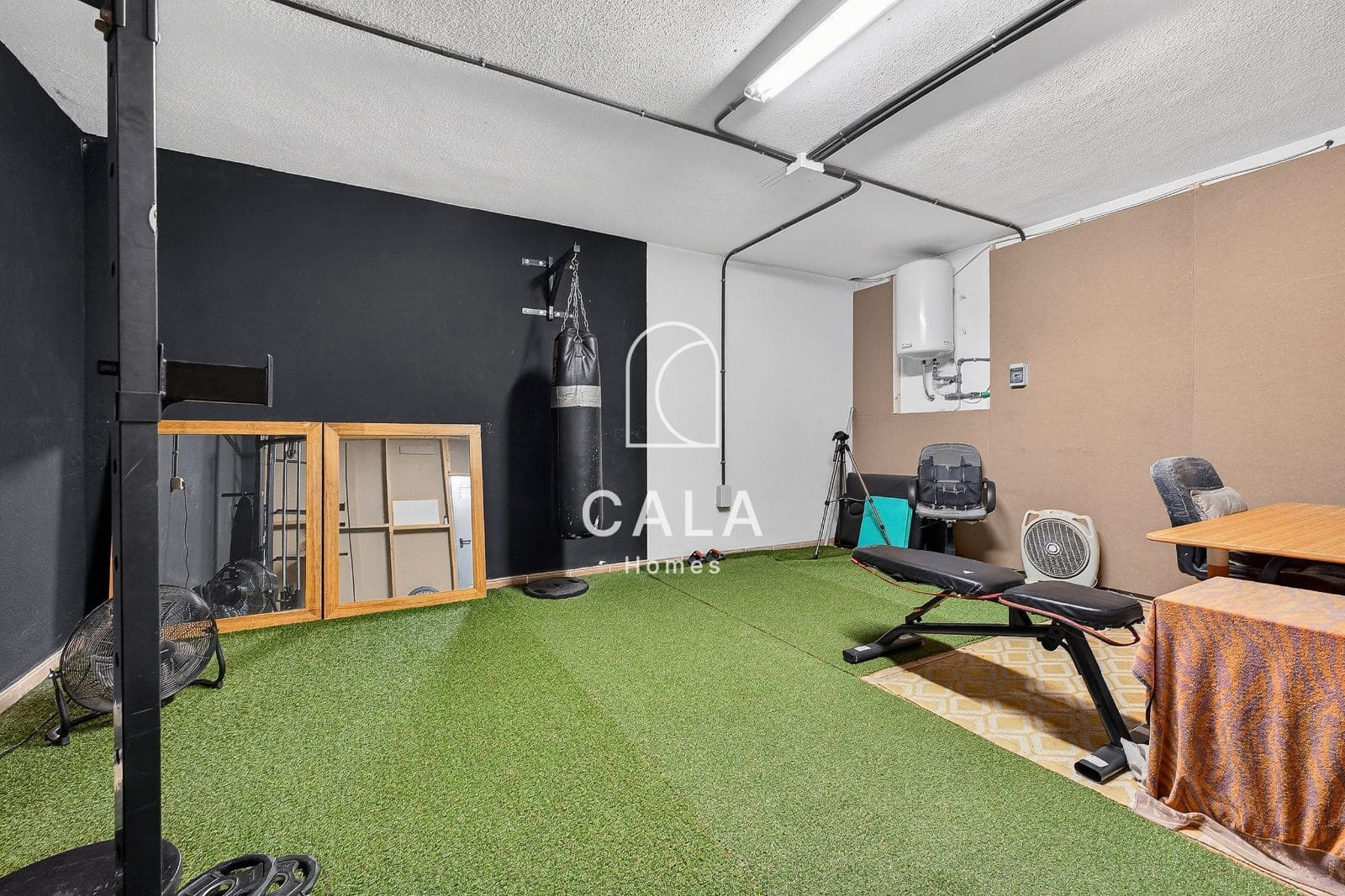 4 makuuhuone Omakotitalo myytävänä paikassa Torviscas mukana uima-altaan 
autotalli - 895 000 € (Ref: 9772034)