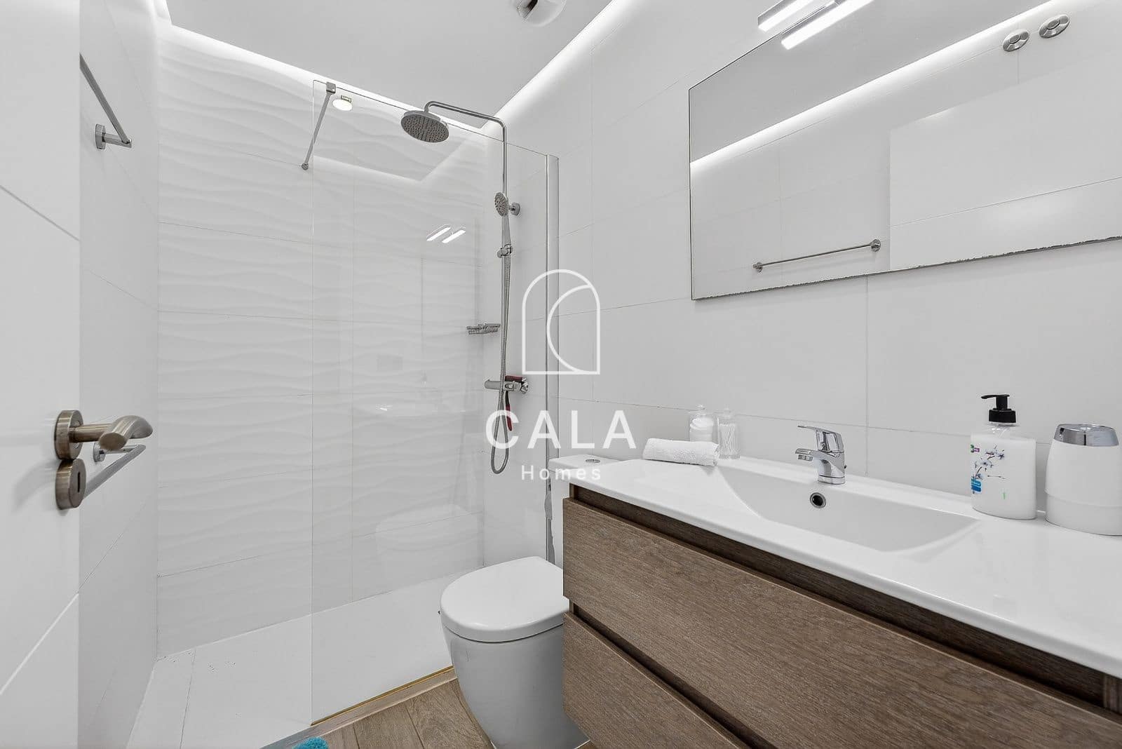 2 sypialnia Mieszkanie na sprzedaż w Playa Paraiso z basenem garażem - 709 000 € (Ref: 9789882)