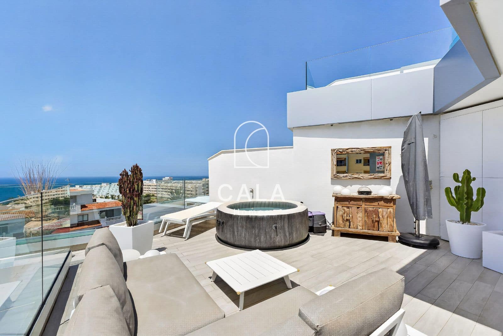 2 sypialnia Mieszkanie na sprzedaż w Playa Paraiso z basenem garażem - 709 000 € (Ref: 9789882)