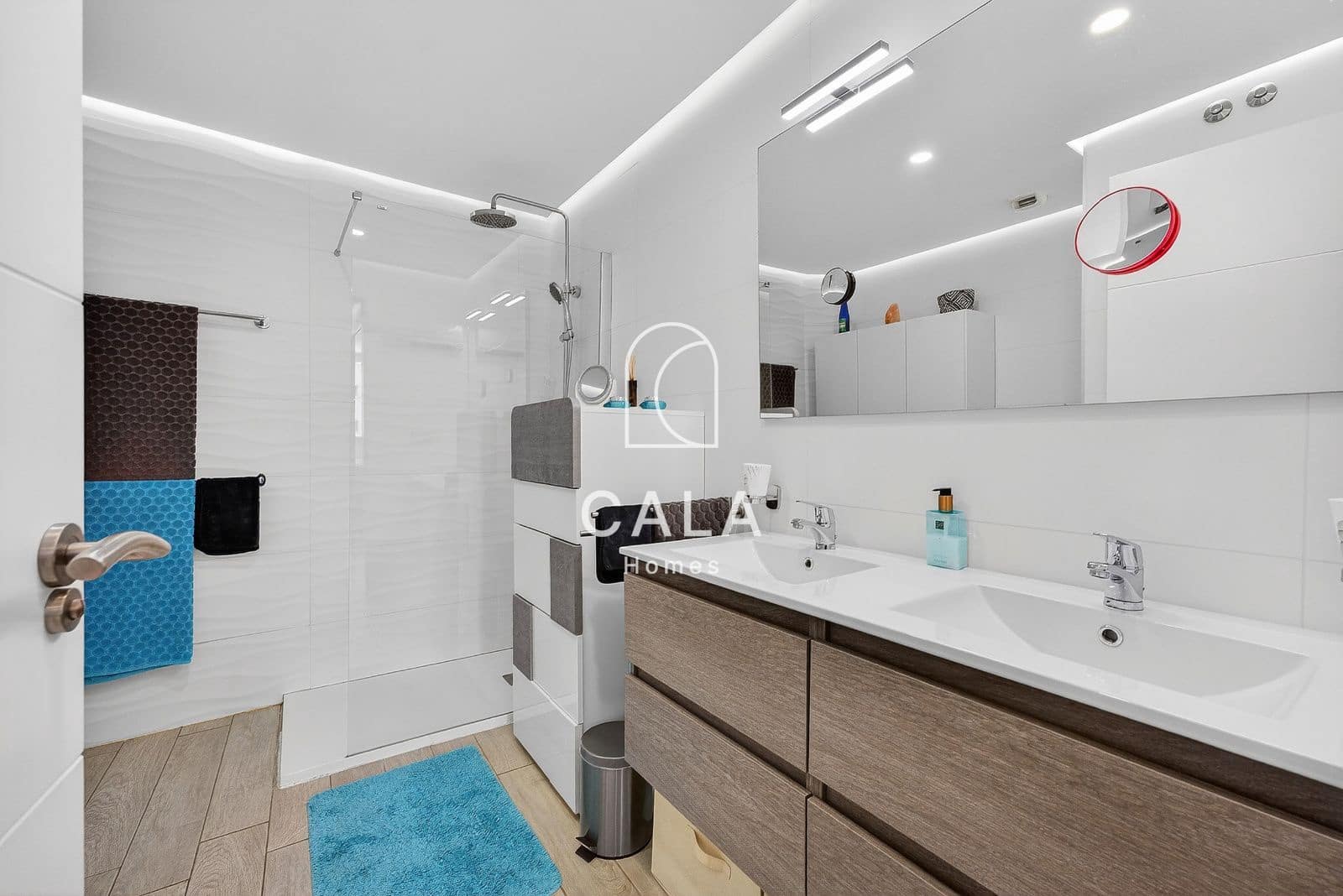 2 sypialnia Mieszkanie na sprzedaż w Playa Paraiso z basenem garażem - 709 000 € (Ref: 9789882)