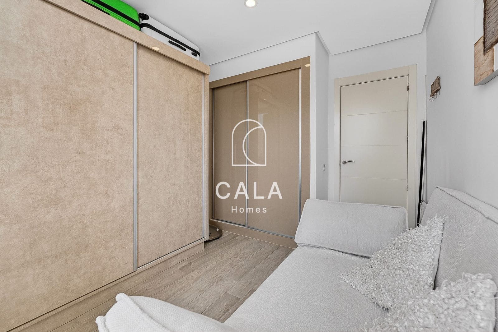 2 sypialnia Mieszkanie na sprzedaż w Playa Paraiso z basenem garażem - 709 000 € (Ref: 9789882)