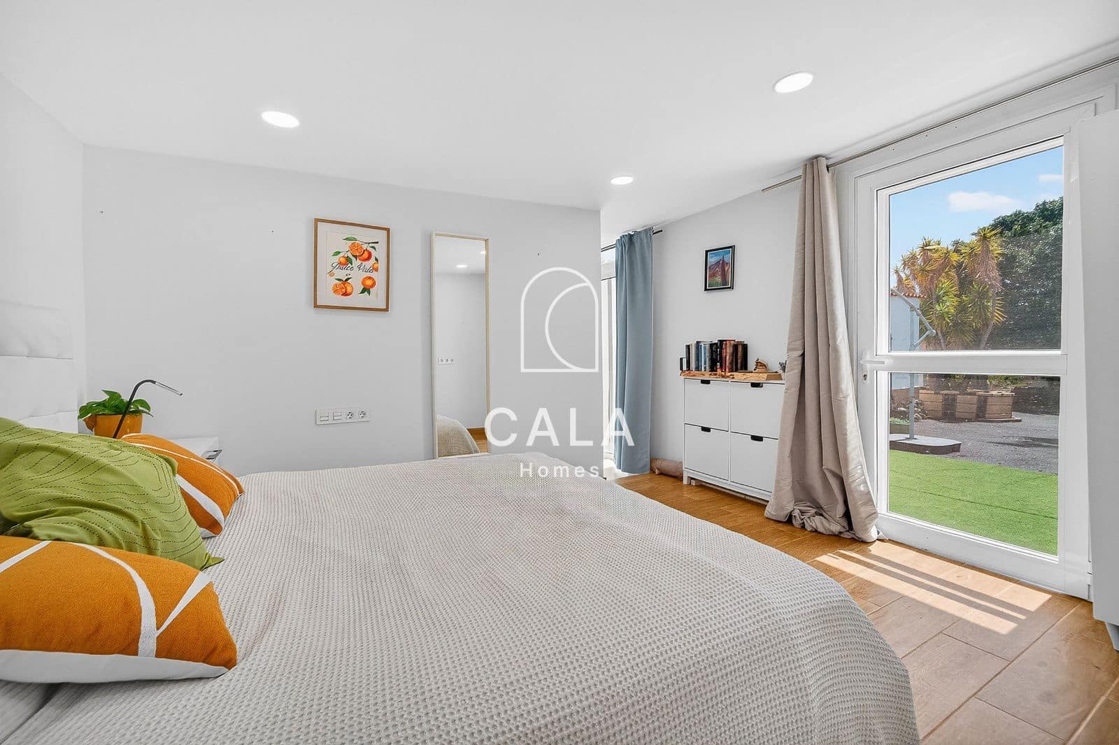 5 slaapkamer Villa te koop in Piedra Hincada met garage - € 977.000 (Ref: 9793506)