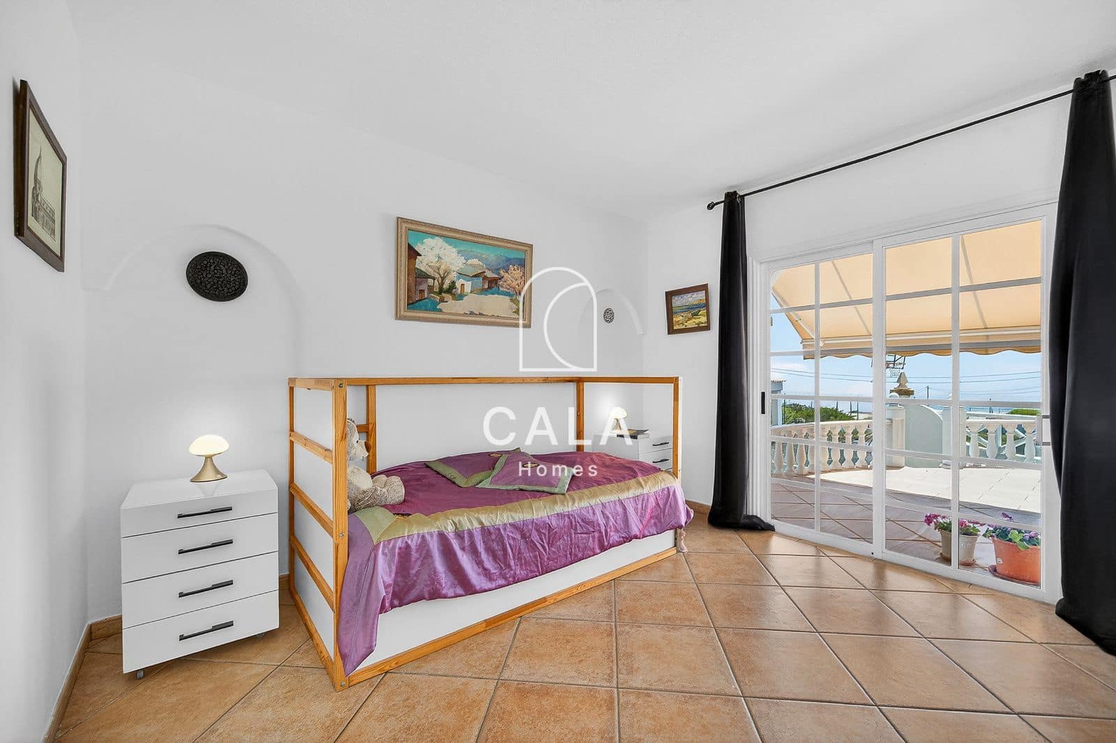 5 slaapkamer Villa te koop in Piedra Hincada met garage - € 977.000 (Ref: 9793506)