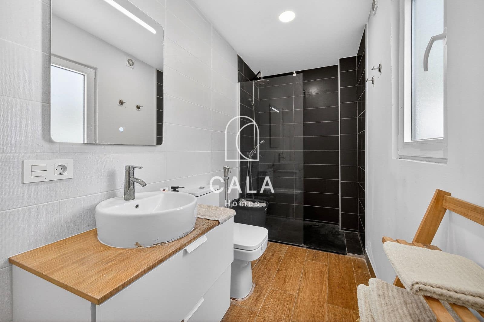 5 slaapkamer Villa te koop in Piedra Hincada met garage - € 977.000 (Ref: 9793506)