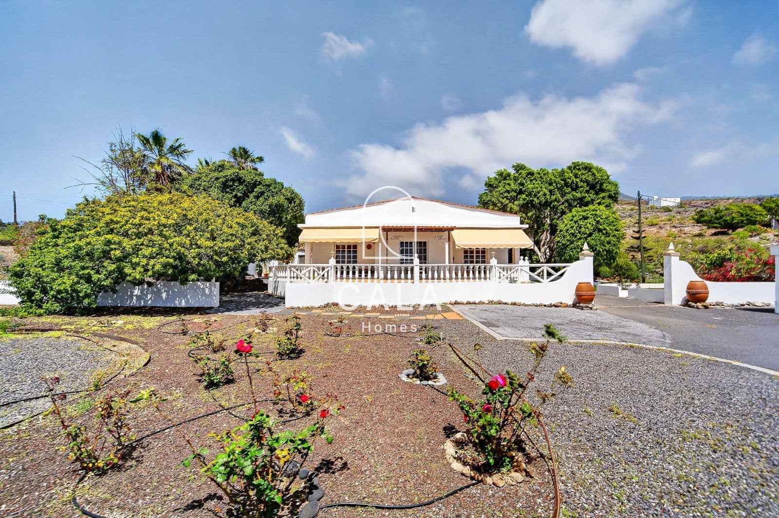 5 slaapkamer Villa te koop in Piedra Hincada met garage - € 977.000 (Ref: 9793506)