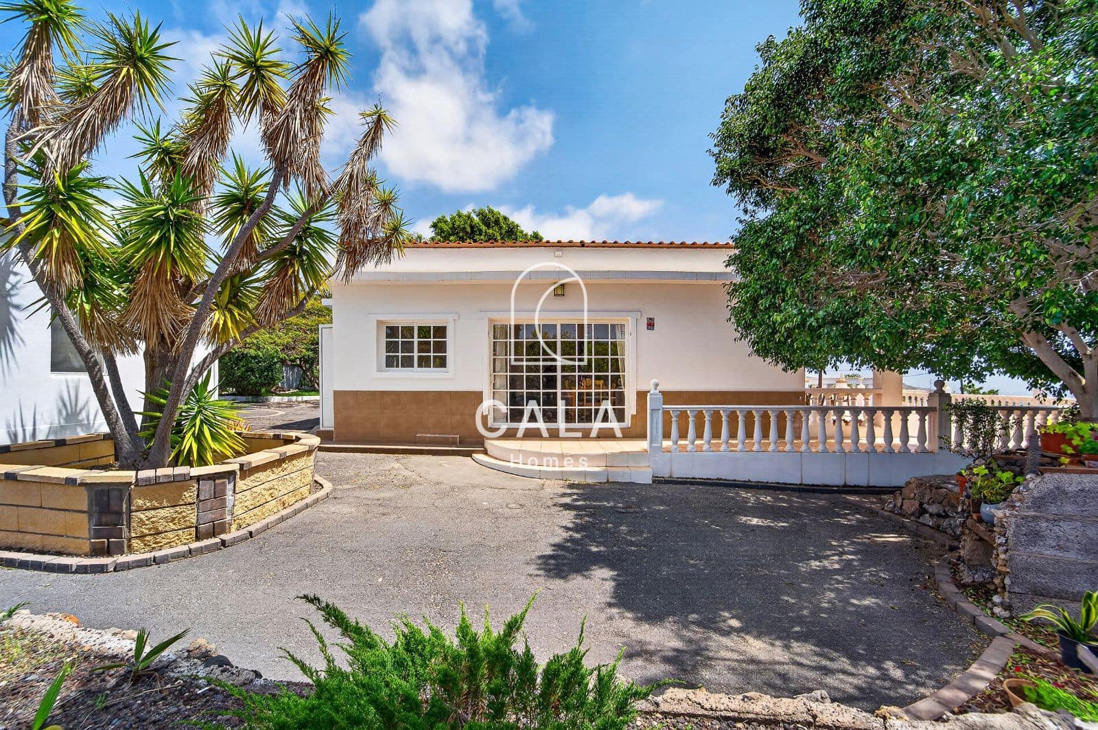 5 slaapkamer Villa te koop in Piedra Hincada met garage - € 977.000 (Ref: 9793506)