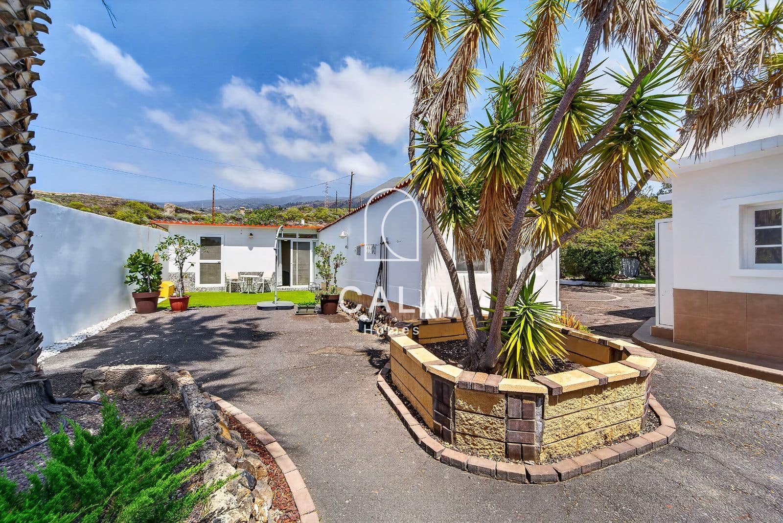 5 slaapkamer Villa te koop in Piedra Hincada met garage - € 977.000 (Ref: 9793506)