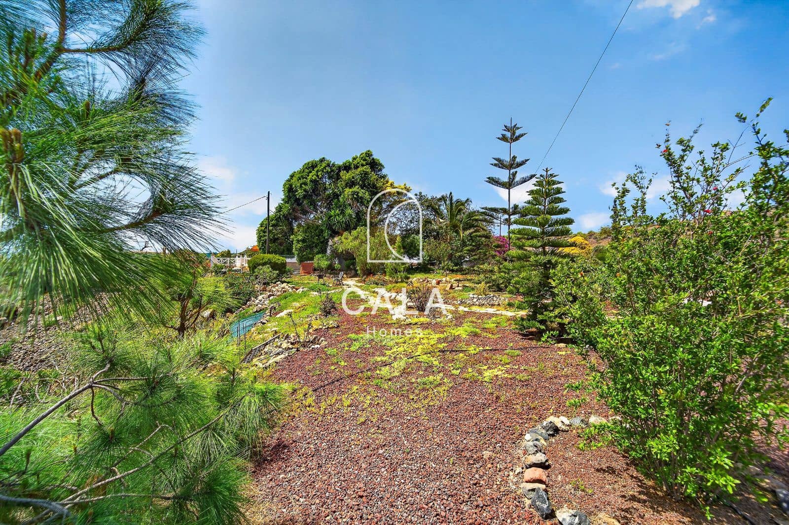 5 slaapkamer Villa te koop in Piedra Hincada met garage - € 977.000 (Ref: 9793506)