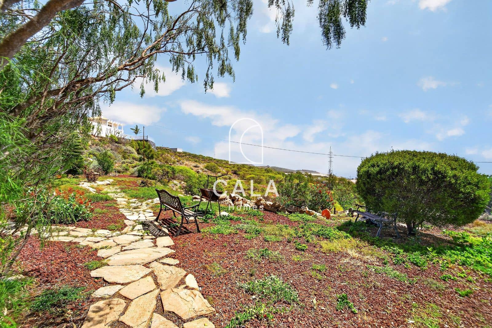 5 slaapkamer Villa te koop in Piedra Hincada met garage - € 977.000 (Ref: 9793506)