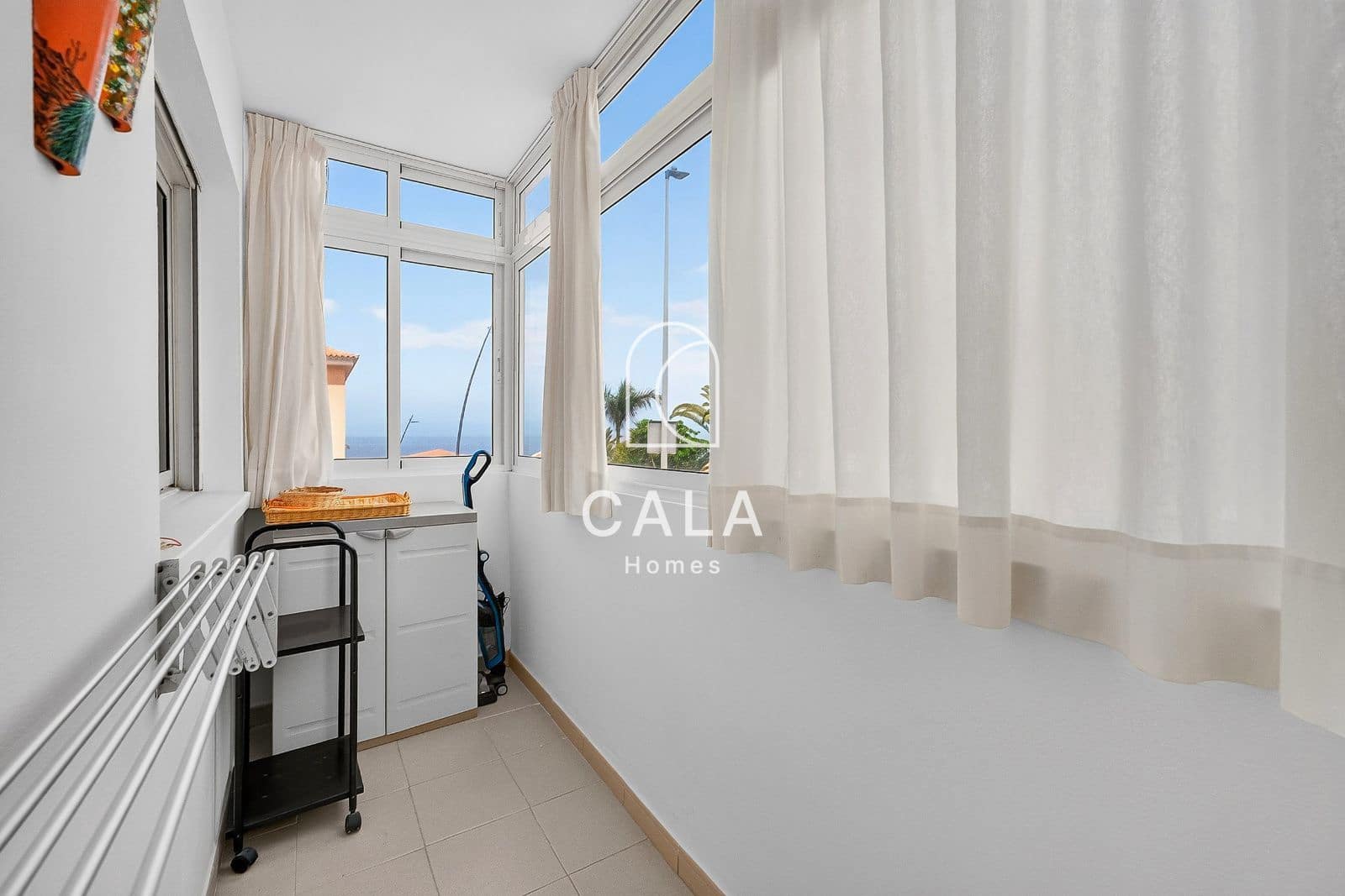2 bedroom Flat for sale in Puerto Santiago with garage - € 250,000 (Ref: 9793507)