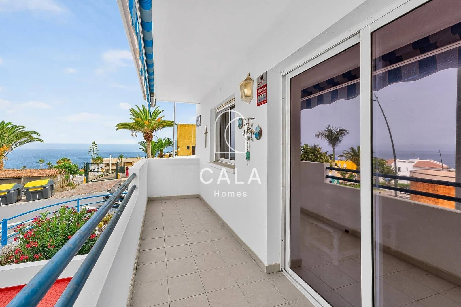 2 bedroom Flat for sale in Puerto Santiago with garage - € 250,000 (Ref: 9793507)