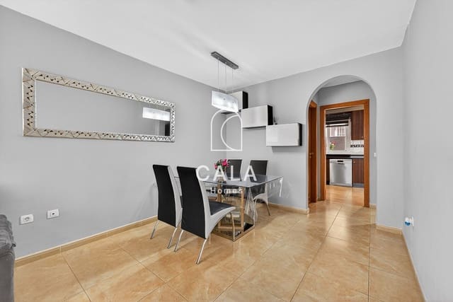 3 makuuhuone Omakotitalo myytävänä paikassa Las Chafiras (San Miguel), San Miguel de Abona mukana uima-altaan 
autotalli - 340 000 € (Ref: 9798387)