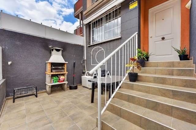 3 makuuhuone Omakotitalo myytävänä paikassa Las Chafiras (San Miguel), San Miguel de Abona mukana uima-altaan 
autotalli - 340 000 € (Ref: 9798387)