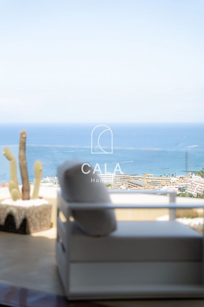 5 makuuhuone Omakotitalo myytävänä paikassa Costa Adeje mukana uima-altaan 
autotalli - 5 500 000 € (Ref: 9807023)