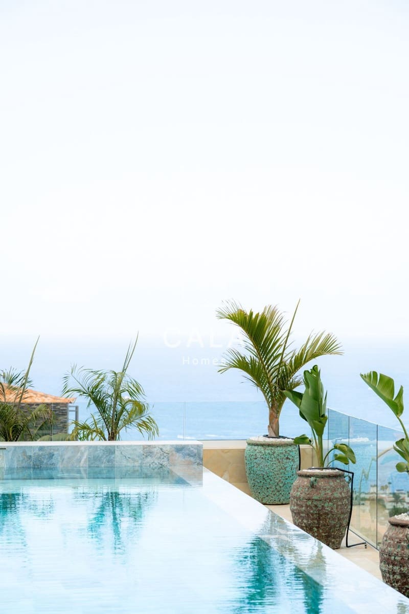 5 makuuhuone Omakotitalo myytävänä paikassa Costa Adeje mukana uima-altaan 
autotalli - 5 500 000 € (Ref: 9807023)