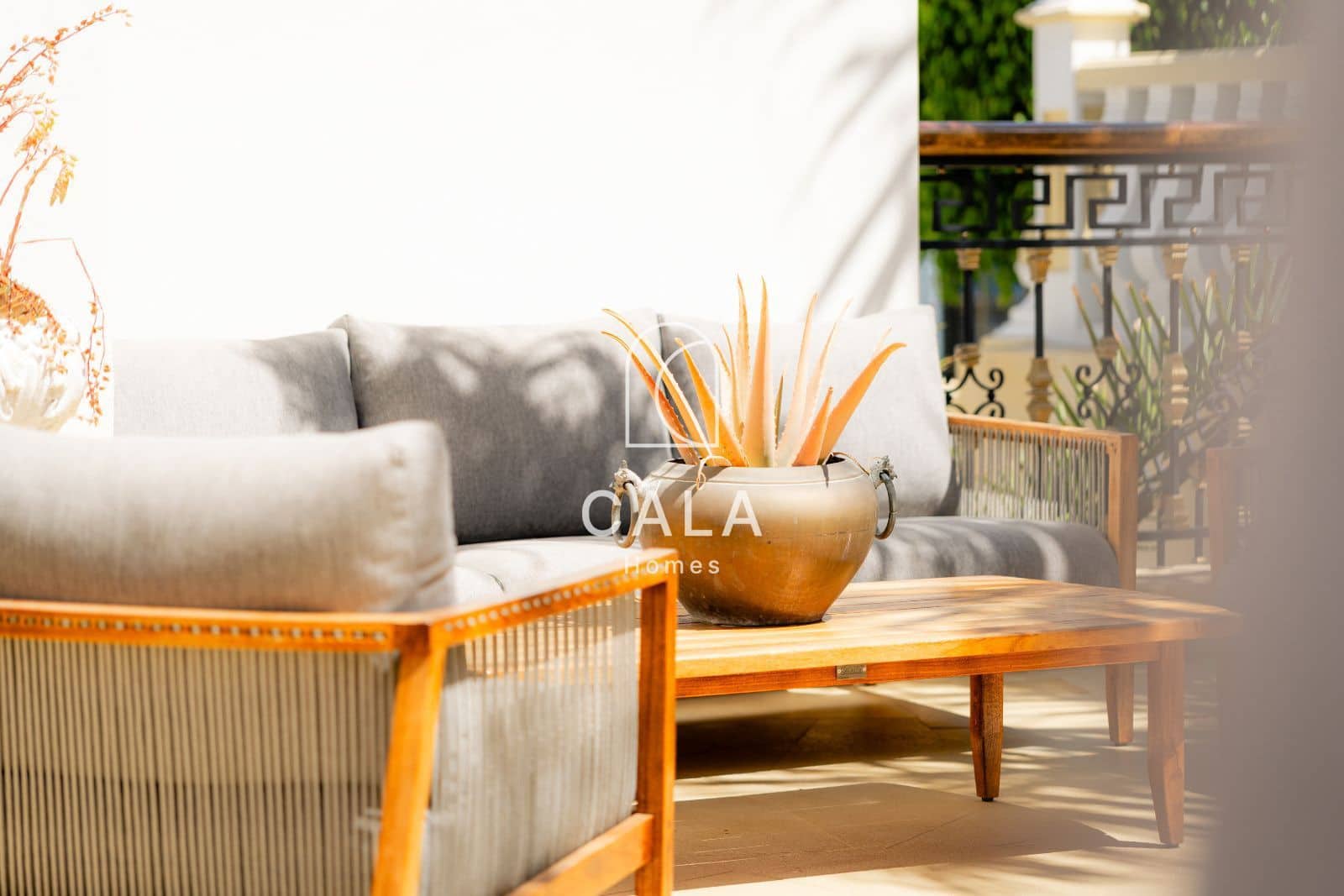 5 makuuhuone Omakotitalo myytävänä paikassa Costa Adeje mukana uima-altaan 
autotalli - 5 500 000 € (Ref: 9807023)