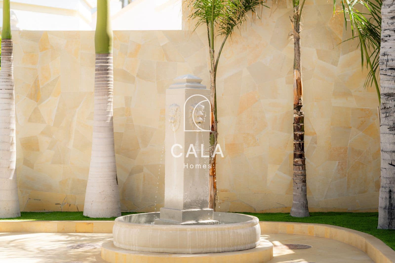 5 makuuhuone Omakotitalo myytävänä paikassa Costa Adeje mukana uima-altaan 
autotalli - 5 500 000 € (Ref: 9807023)