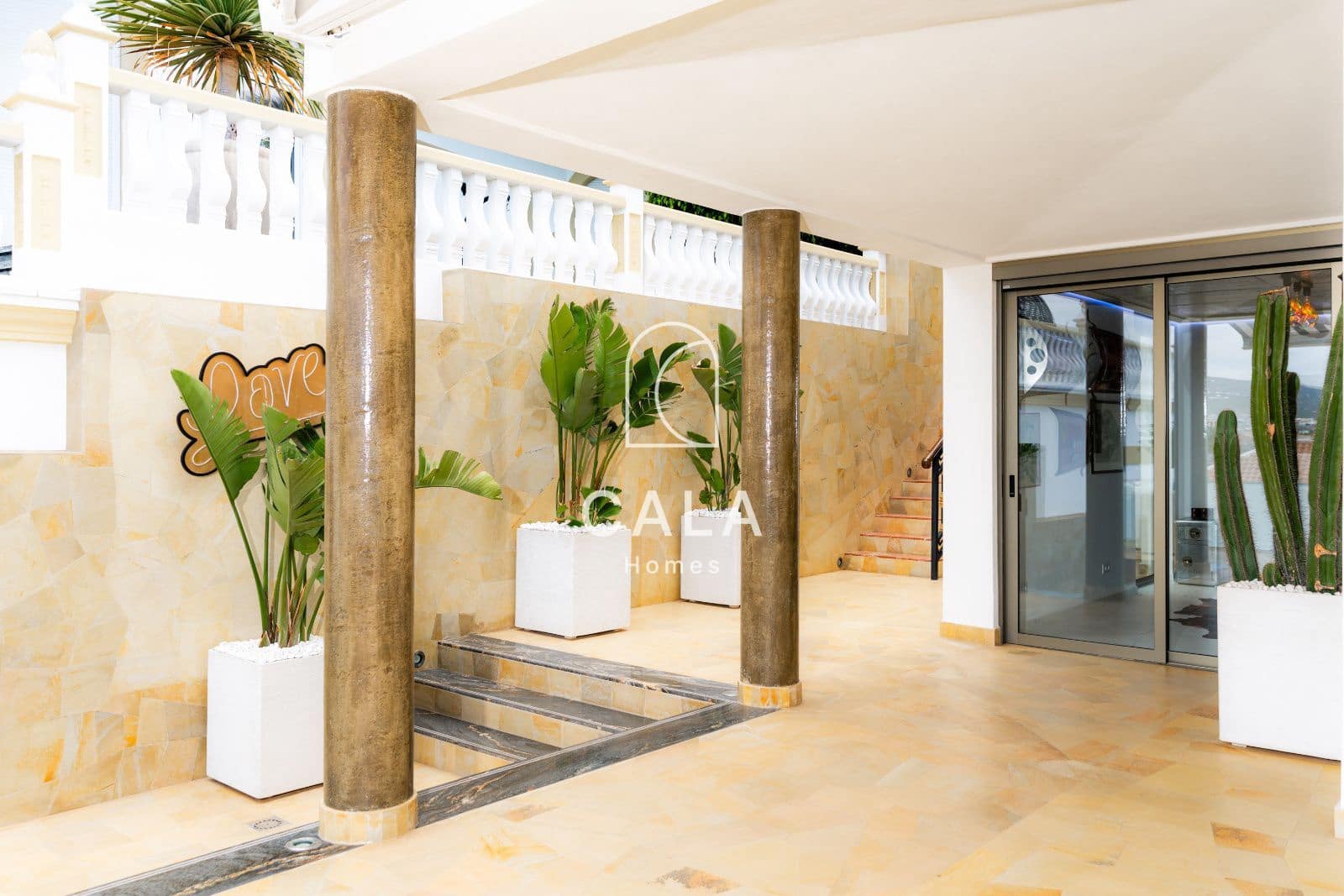 5 makuuhuone Omakotitalo myytävänä paikassa Costa Adeje mukana uima-altaan 
autotalli - 5 500 000 € (Ref: 9807023)